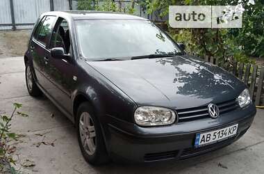 Хетчбек Volkswagen Golf 2001 в Ладижині