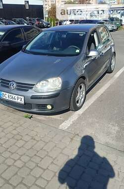 Хэтчбек Volkswagen Golf 2004 в Львове