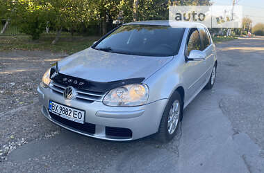 Хетчбек Volkswagen Golf 2005 в Хотині