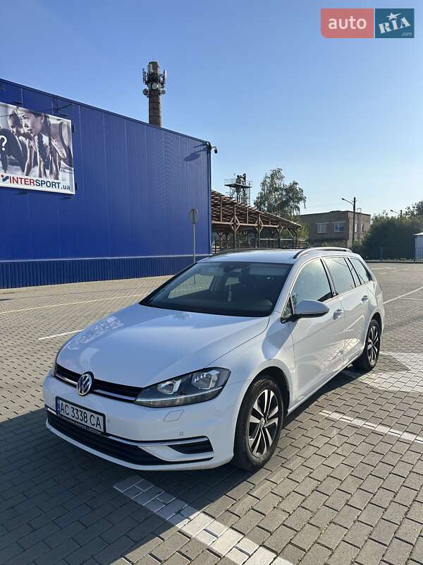 Универсал Volkswagen Golf 2020 в Луцке