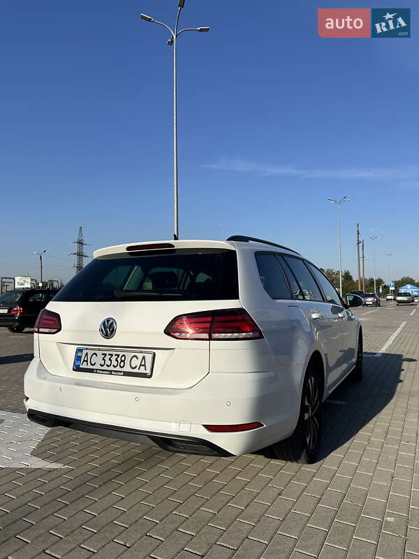 Универсал Volkswagen Golf 2020 в Луцке