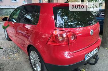 Хетчбек Volkswagen Golf 2005 в Миколаєві