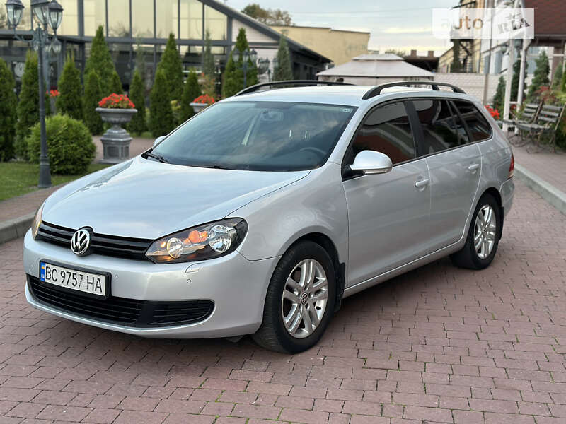 Універсал Volkswagen Golf 2013 в Стрию