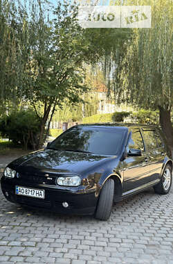 Хэтчбек Volkswagen Golf 2000 в Черновцах