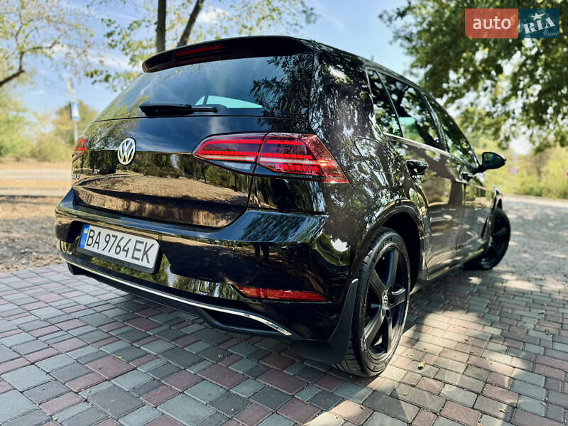 Хэтчбек Volkswagen Golf 2019 в Кропивницком