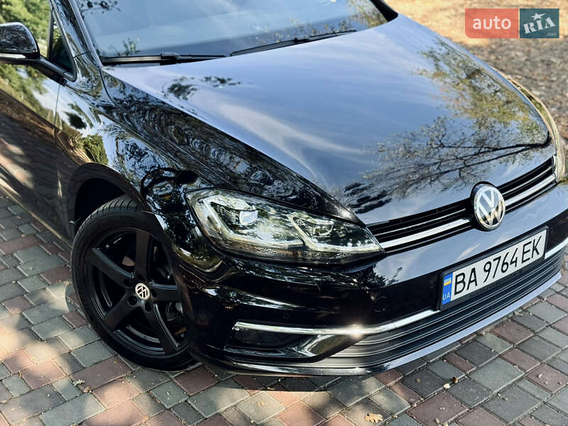 Хэтчбек Volkswagen Golf 2019 в Кропивницком