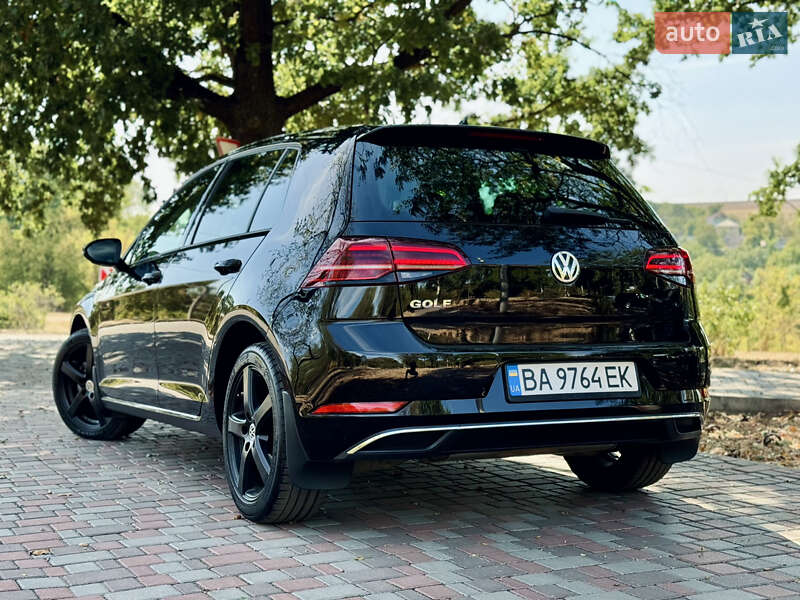 Хэтчбек Volkswagen Golf 2019 в Кропивницком