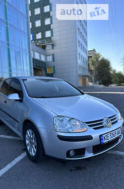 Хэтчбек Volkswagen Golf 2004 в Днепре