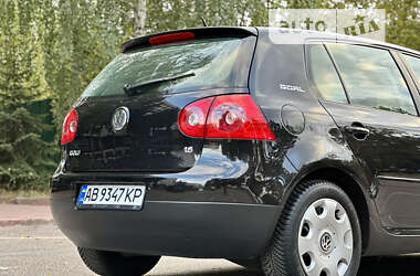 Хетчбек Volkswagen Golf 2006 в Вінниці