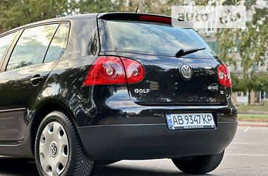 Хетчбек Volkswagen Golf 2006 в Вінниці