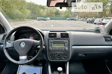 Хетчбек Volkswagen Golf 2006 в Вінниці