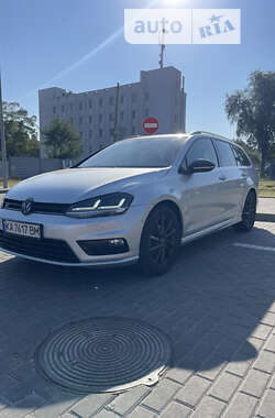 Универсал Volkswagen Golf 2016 в Киеве