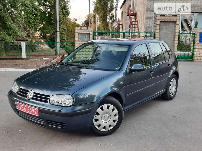 Хетчбек Volkswagen Golf 2001 в Черкасах