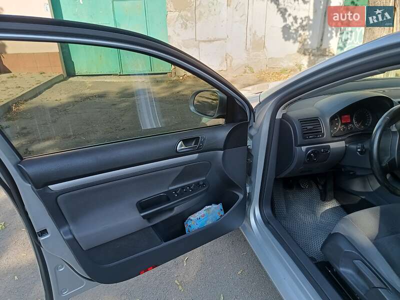 Универсал Volkswagen Golf 2009 в Виннице