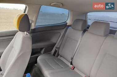 Хетчбек Volkswagen Golf 2005 в 