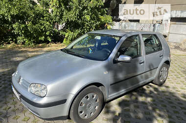 Хэтчбек Volkswagen Golf 2001 в Киеве