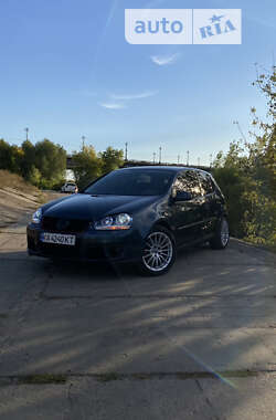 Хэтчбек Volkswagen Golf 2004 в Киеве