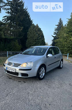 Хэтчбек Volkswagen Golf 2005 в Умани