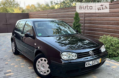 Хетчбек Volkswagen Golf 2002 в Вінниці