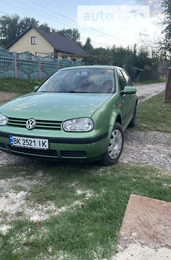 Хетчбек Volkswagen Golf 1998 в Рівному