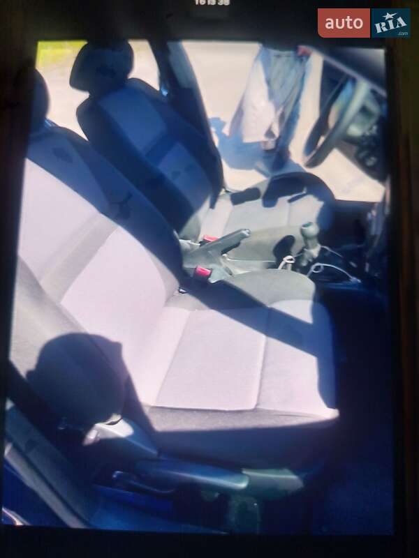 Хетчбек Volkswagen Golf 2001 в Любешові