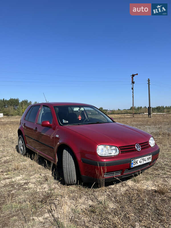 Хетчбек Volkswagen Golf 1999 в Зарічному