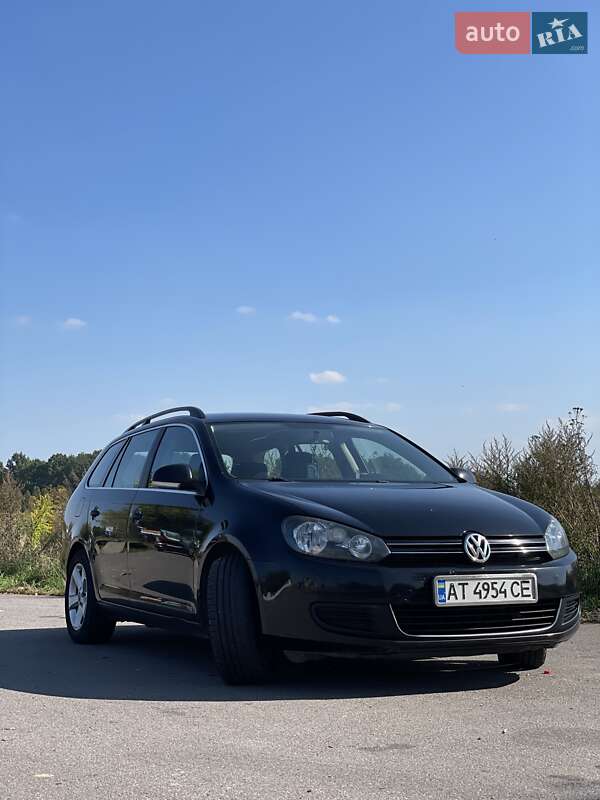 Універсал Volkswagen Golf 2012 в Калуші