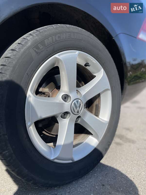 Універсал Volkswagen Golf 2012 в Калуші