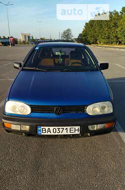 Хэтчбек Volkswagen Golf 1993 в Кропивницком