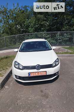 Універсал Volkswagen Golf 2010 в Києві