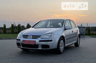 Хетчбек Volkswagen Golf 2005 в Шацьку