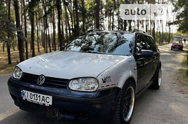 Универсал Volkswagen Golf 2001 в Киеве