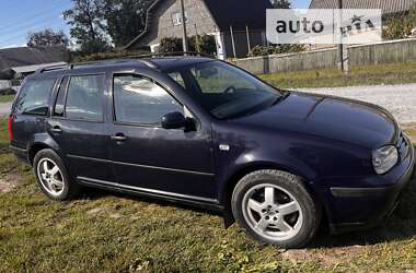 Універсал Volkswagen Golf 2002 в Дунаївцях