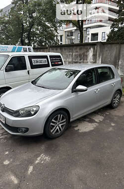 Хэтчбек Volkswagen Golf 2010 в Львове