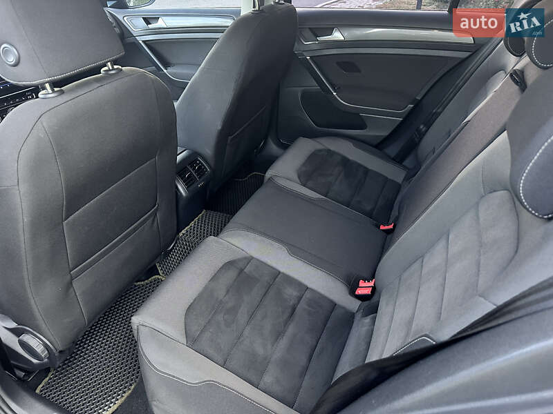 Універсал Volkswagen Golf 2019 в Одесі