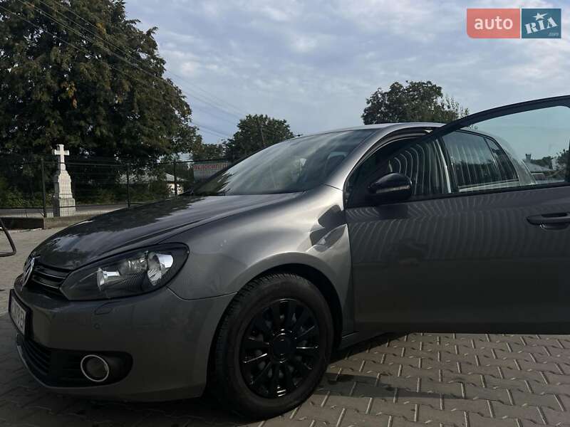 Хетчбек Volkswagen Golf 2011 в Косові