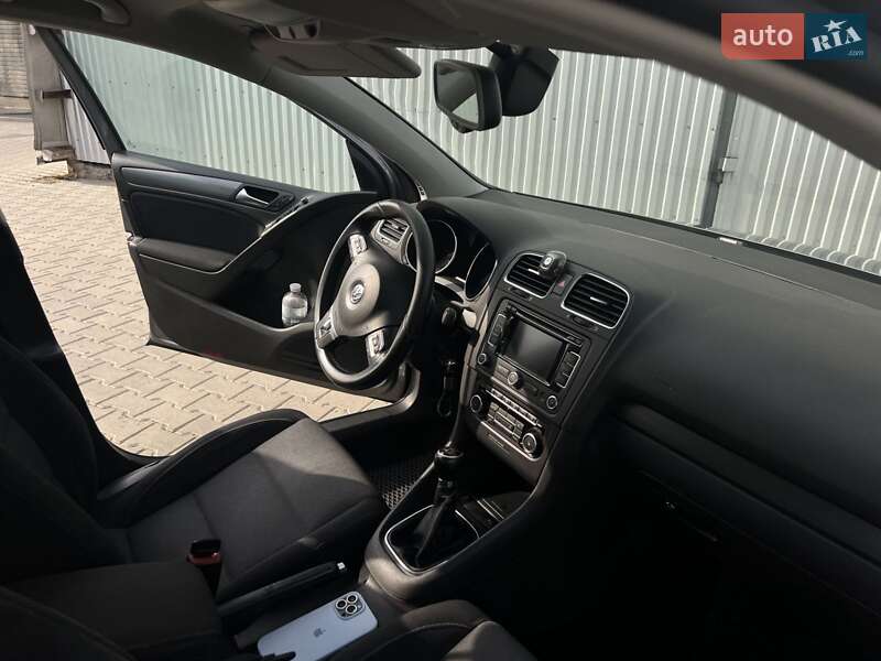 Хетчбек Volkswagen Golf 2011 в Косові