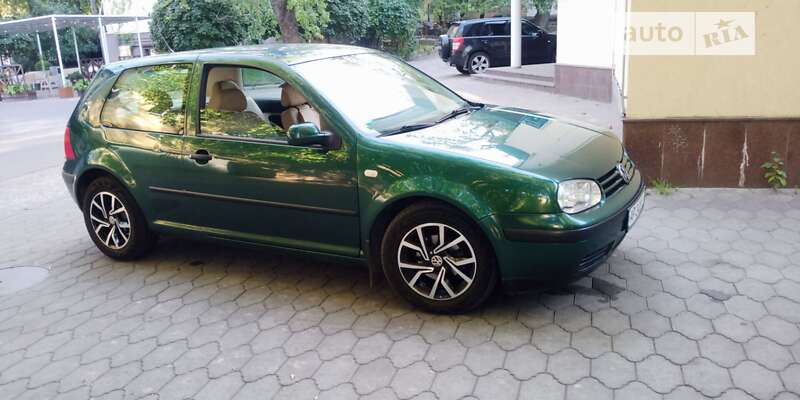 Хэтчбек Volkswagen Golf 1999 в Запорожье