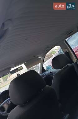 Хэтчбек Volkswagen Golf 2000 в 