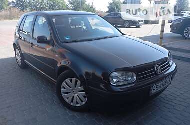 Хэтчбек Volkswagen Golf 2003 в Виннице