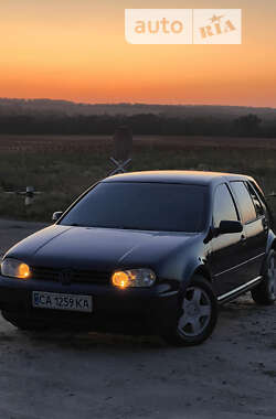 Хэтчбек Volkswagen Golf 1998 в Киеве