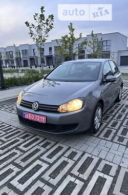 Хетчбек Volkswagen Golf 2009 в Луцьку