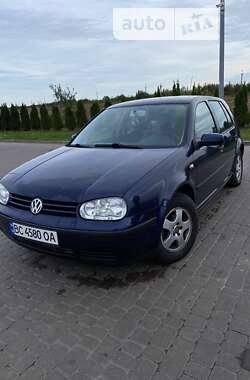 Хетчбек Volkswagen Golf 2001 в Городку