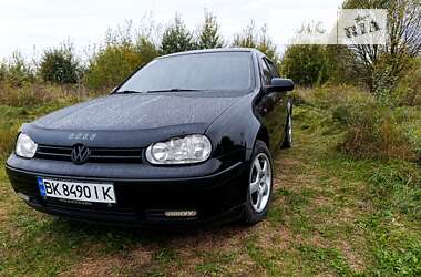 Хэтчбек Volkswagen Golf 1998 в Ровно