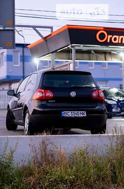 Хэтчбек Volkswagen Golf 2004 в Львове