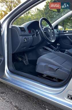 Хэтчбек Volkswagen Golf 2006 в Запорожье