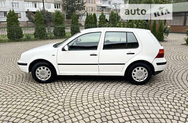 Хэтчбек Volkswagen Golf 2001 в Червонограде