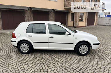 Хэтчбек Volkswagen Golf 2001 в Червонограде