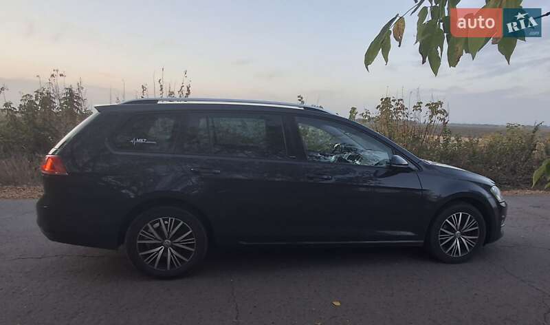 Універсал Volkswagen Golf 2016 в Полтаві