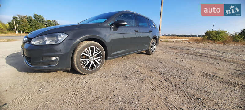 Універсал Volkswagen Golf 2016 в Полтаві